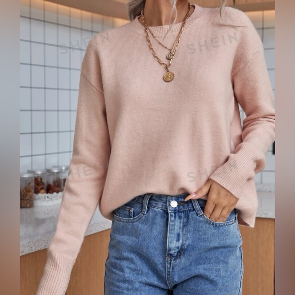 NWOT Round Neck Sweater
